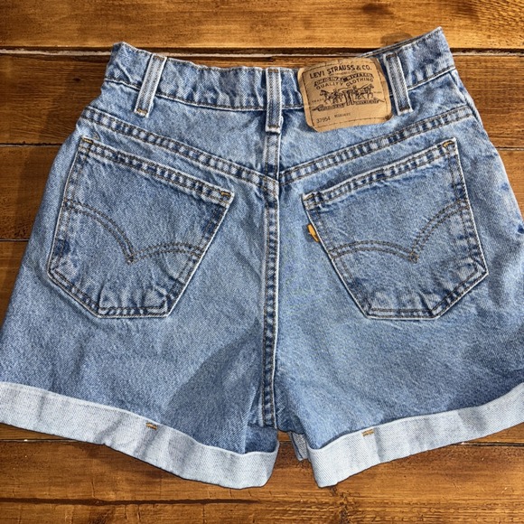 Vintage Levi's Orange Tab Shorts Size 5 37954 Light Blue Cuffed 90's USA *FLAWS - Picture 1 of 10